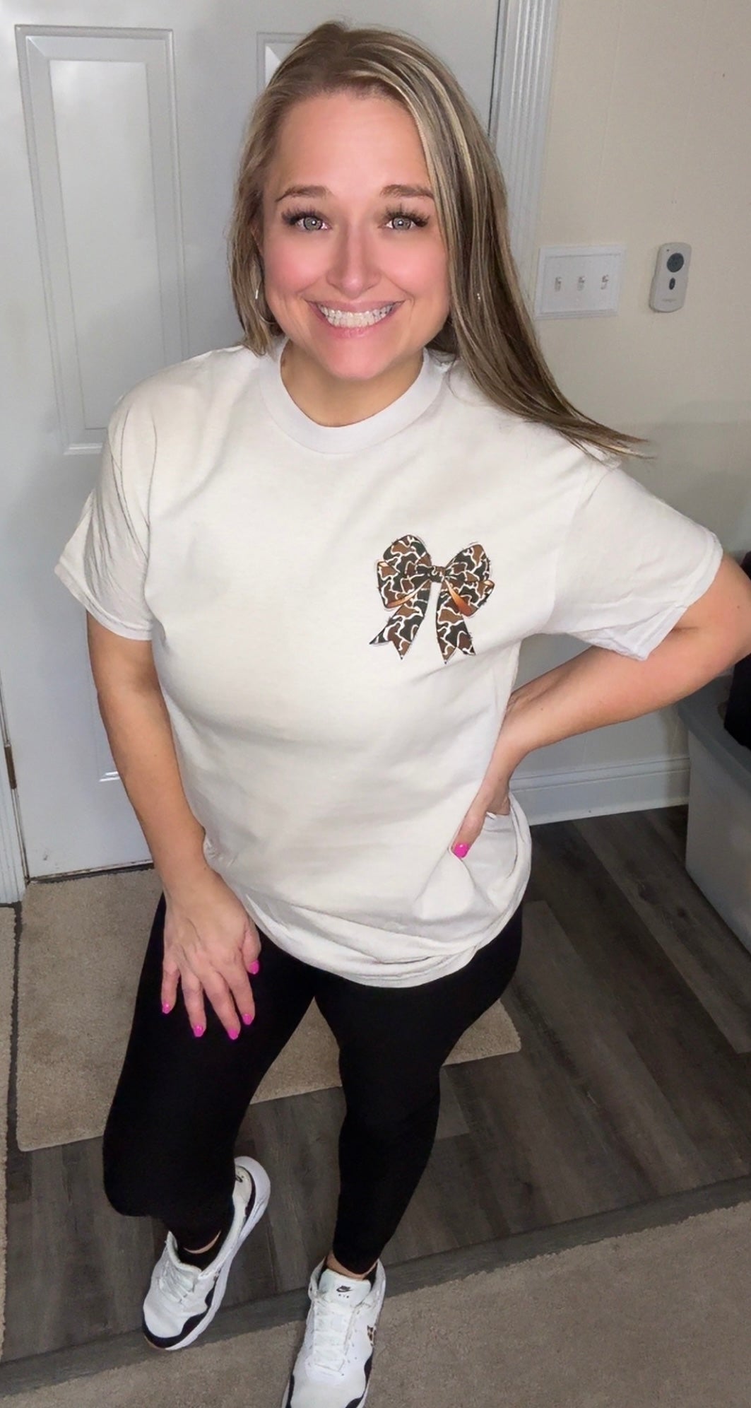 Cross I can do all Things Tee