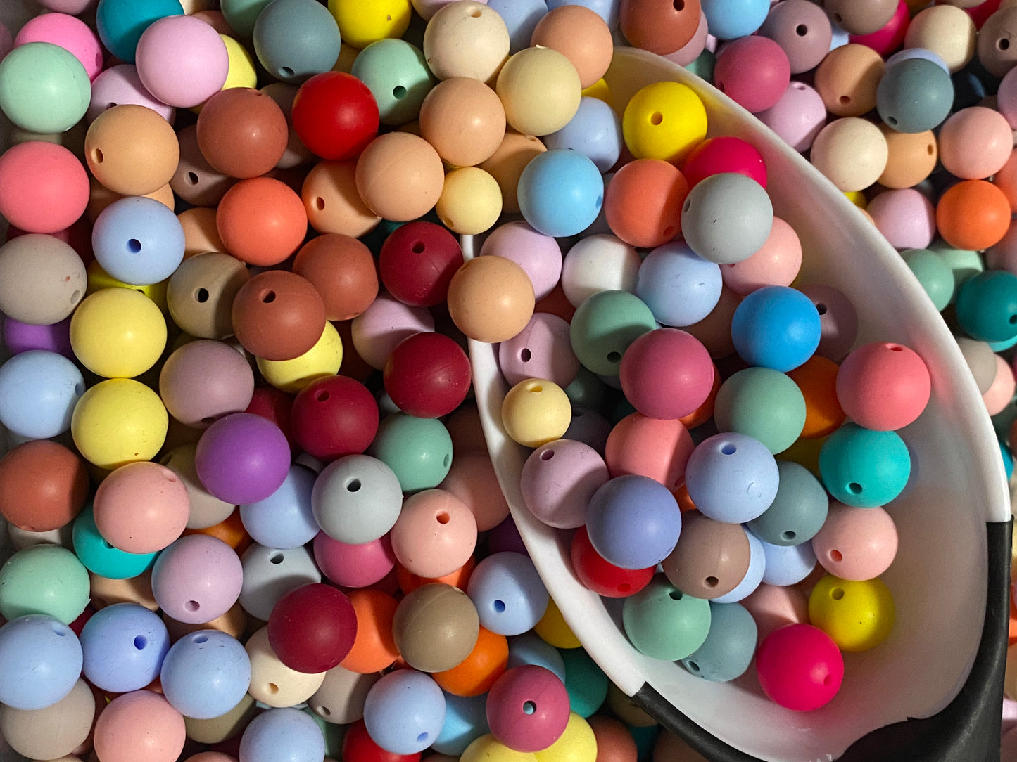 Silicone Bead Scoop